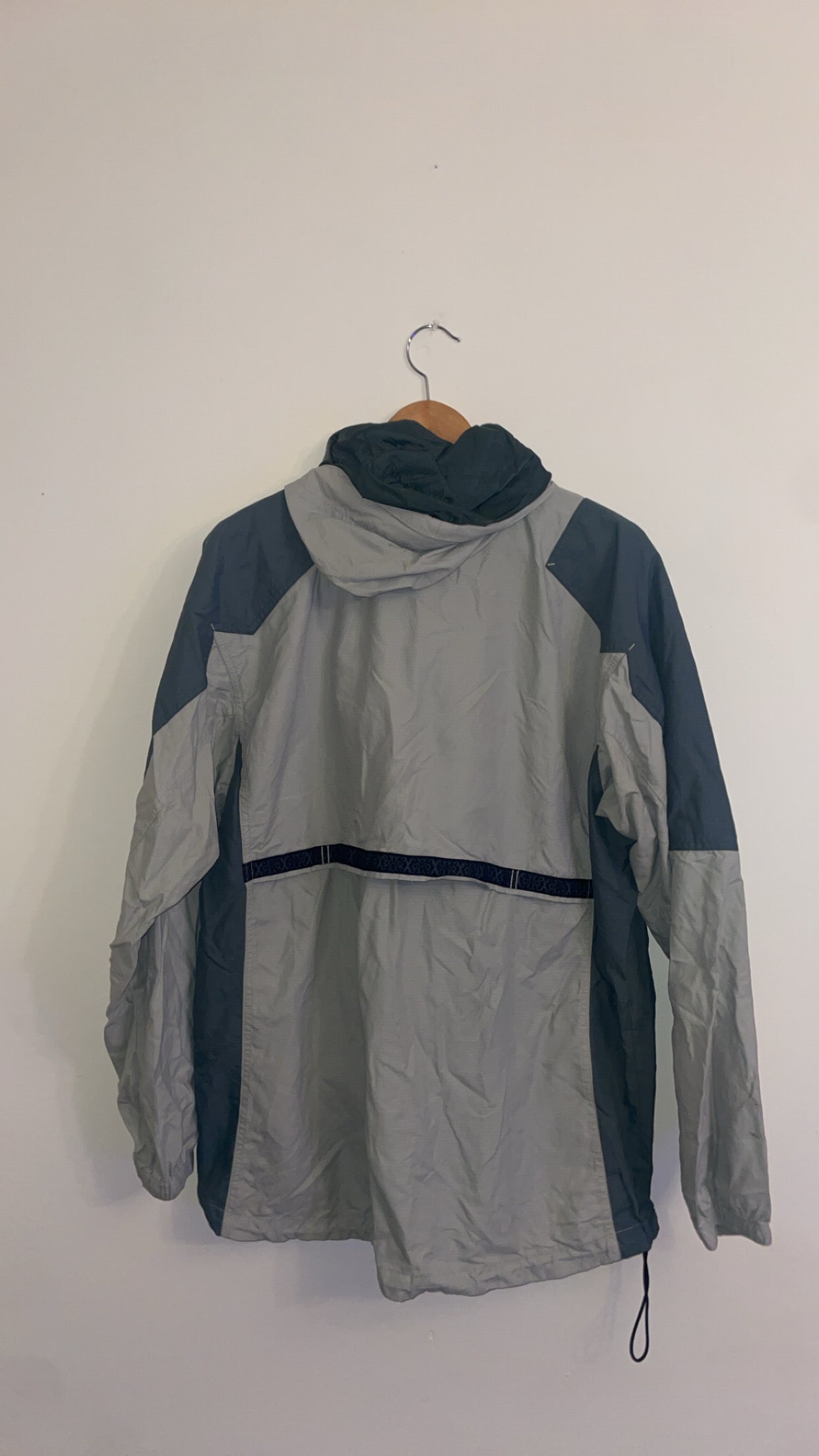 Large Columbia Hooded Wind Breaker