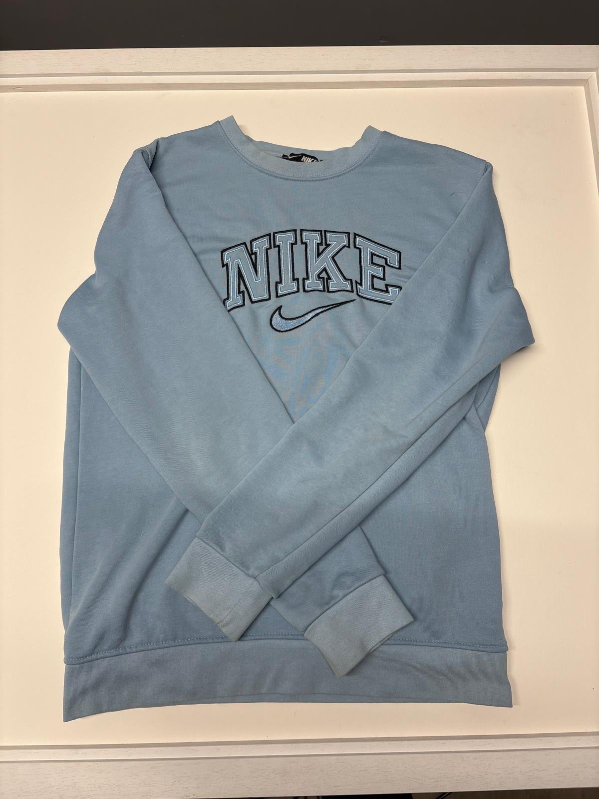 Small Nike Sweatshirt